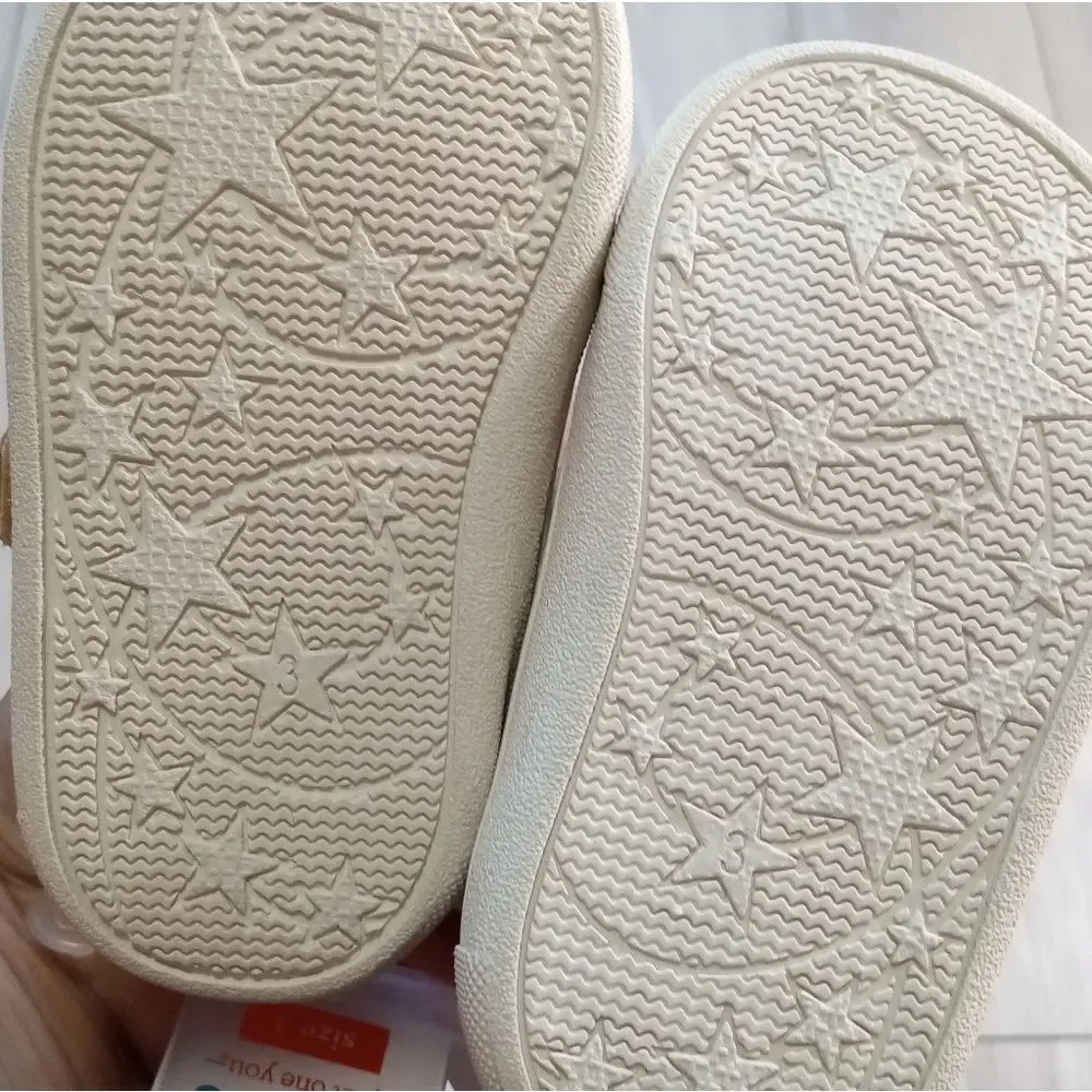 (19-3973) Carter's Shoes  Sz 3